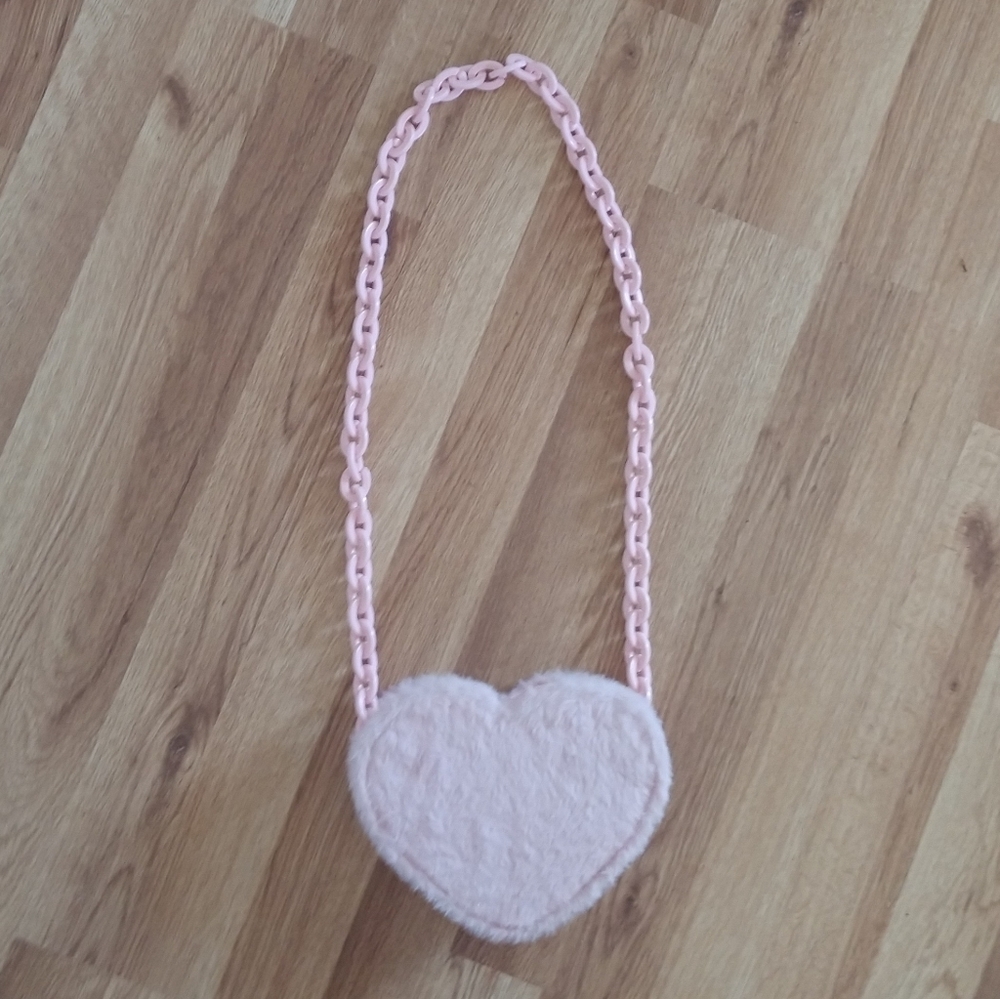 😇 NWOT Fuzzy Fur Baby Pink Crossbody Chain Purse